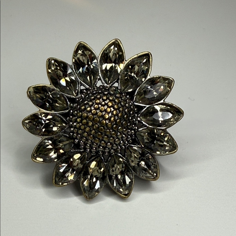 Vintage unsigned fossil Sunflower Crystal Ring distressed band size 7